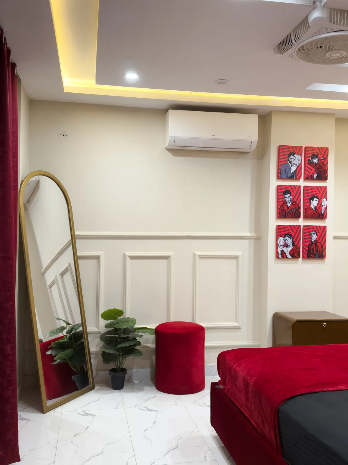 Money Heist Suite photo 2